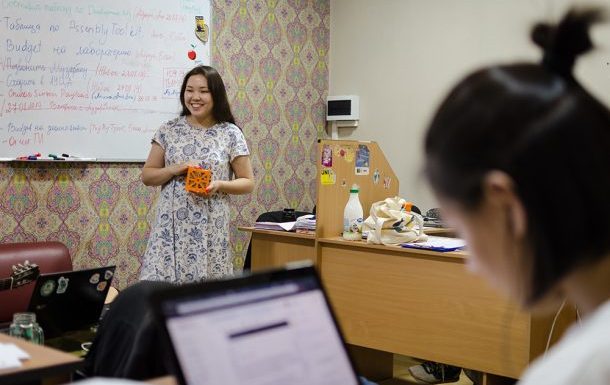 Au Kirghizstan, un satellite féminin pour lutter contre les stéréotypes sexistes