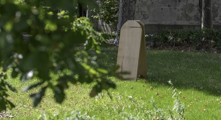 Cercueil en carton, stèle en bois, formol interdit : découvrez le premier cimetière écolo parisien