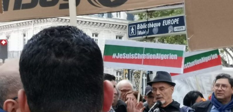 Manifestation devant l’ambassade d’Algérie, en soutien aux chrétiens d’Algérie
