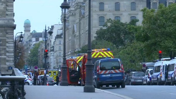 Paris : 4 policiers tués dans une attaque au couteau à la Préfecture de police, l’assaillant abattu (MàJ)