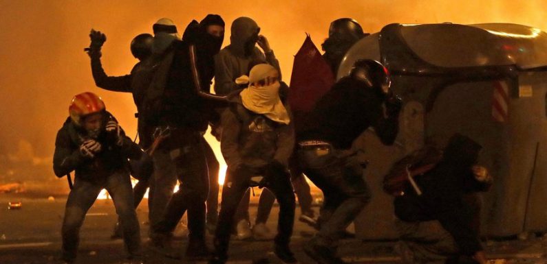 Barcelone : la nuit la plus violente depuis le début des incidents, appels à de nouvelles manifs