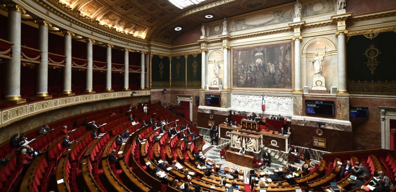 A l’Assemblée nationale, les députés ont été sommés de faire des économies