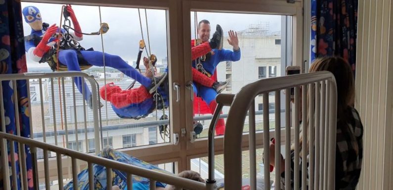 Luxembourg : des laveurs de carreaux déguisés en super-héros surprennent les enfants malades d’un hôpital