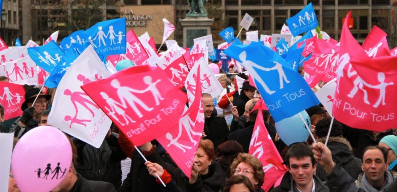 « Aujourd’hui encore, je me sens sale » : je suis gay, et mes parents m’ont emmené à la Manif Pour Tous