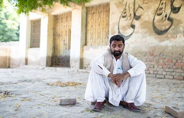 Panic in Pakistani City After 900 Children Test Positive for H.I.V.