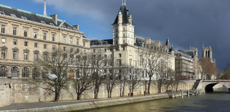 Quatre policiers tués à l’arme blanche à la préfecture de police de Paris