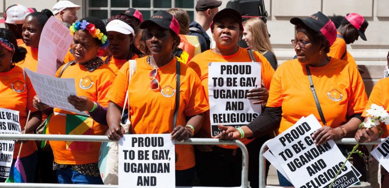 L’Ouganda dément vouloir condamner les homos à la peine de mort, mais…