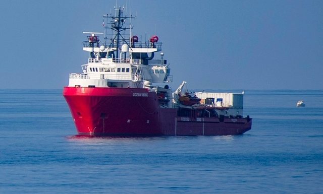 SOS Méditerranée cherche un port pour 104 migrants