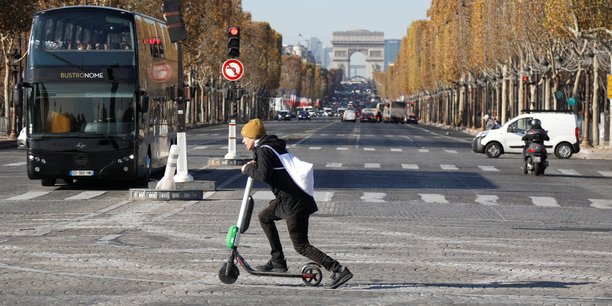 Trottinette électrique en libre-service : en cas d’accident, c’est le flou total !