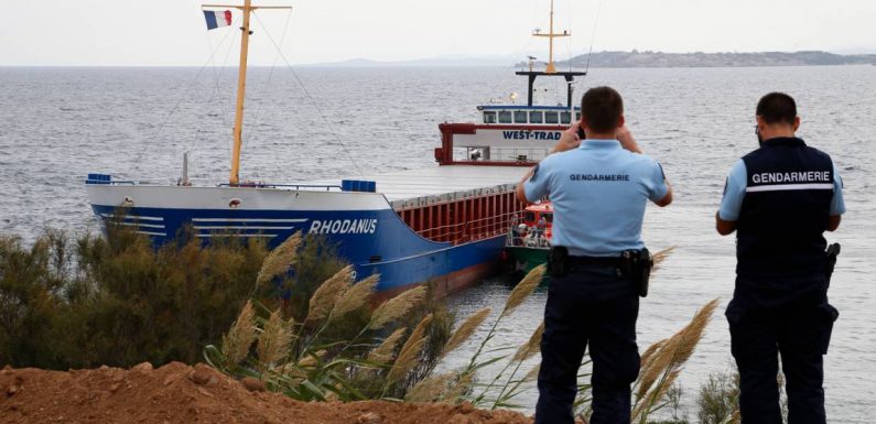 Un cargo s’échoue au cœur de la réserve naturelle de Bonifacio