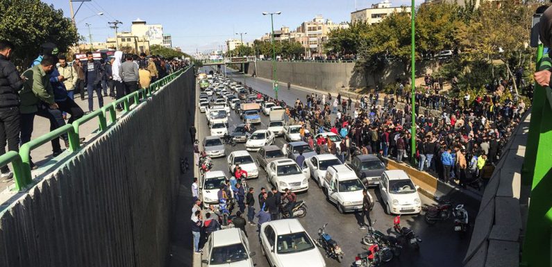 Emeutes et blocage numérique en Iran