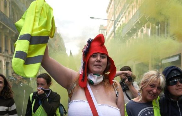 Gilets Jaunes: Anger of yellow vests still grips France a year on