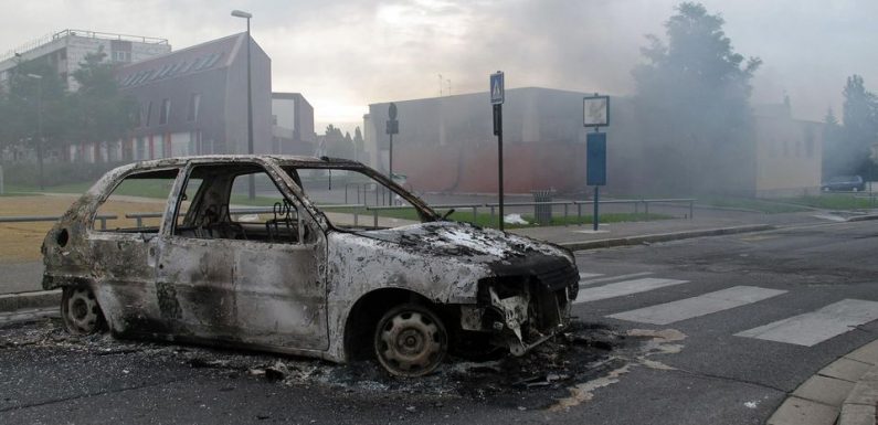 Est-il vrai que des voitures incendiées à Castres ont été piégées pour blesser les pompiers ?