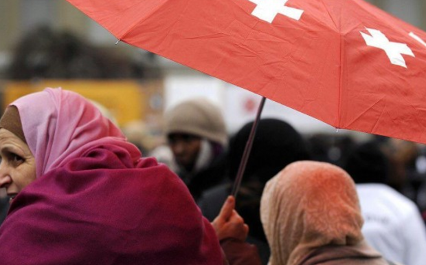 Suisse : former des migrants permet d’économiser