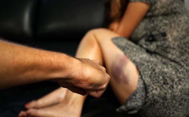Poitiers : procès pour violences conjugales, «Elle se frappe elle-même!»