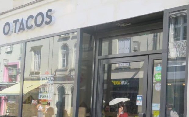 Tours (37): Yacine M. et Yassine Z. faisaient travailler 25 migrants en situation irrégulière dans leurs restaurants O’Tacos