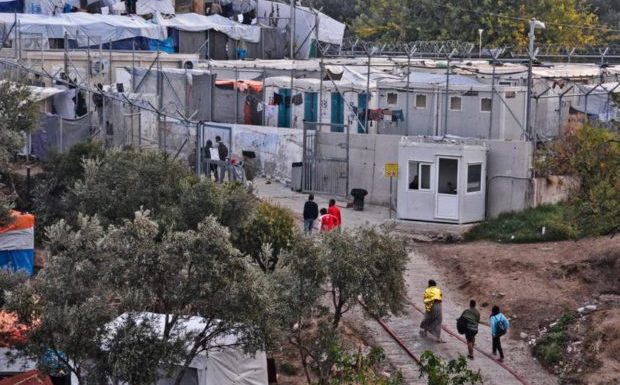 La Grèce va remplacer les trois plus gros camps de migrants du pays par des structures fermées