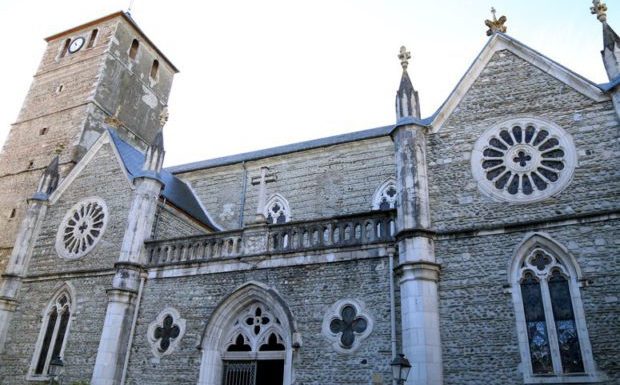 Tarbes (65) : L’église Saint-Jean vandalisée (bibles dégradées, présence d’excréments, porte fracturée)