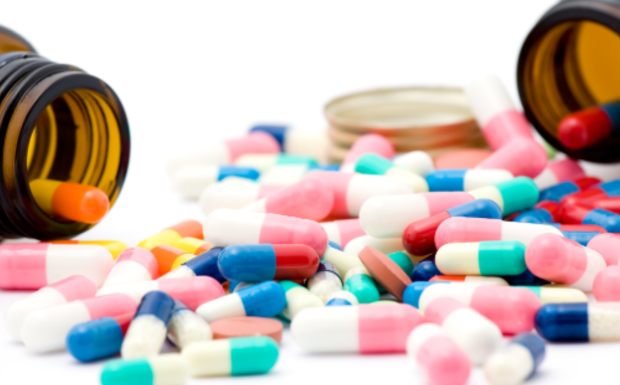 Risques sanitaires : une liste de 105 médicaments à éviter vient d’être publiée