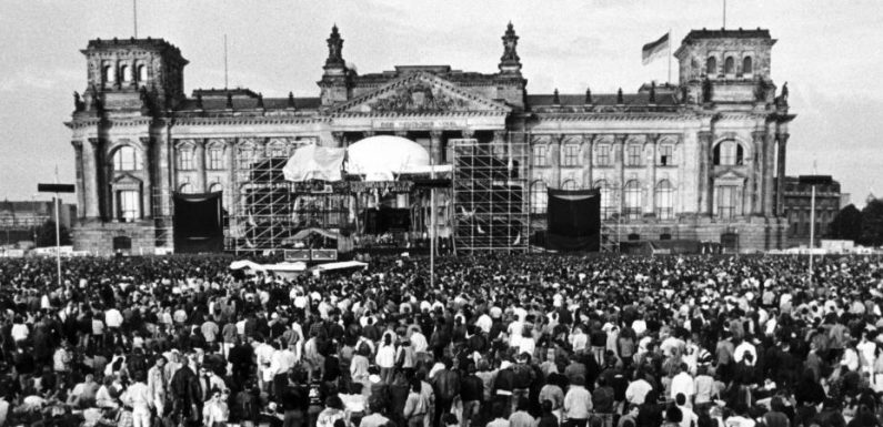 VIDEO. Bowie, Springsteen, Pink Floyd, Rostropovitch… Ces concerts qui ont fait trembler le mur de Berlin