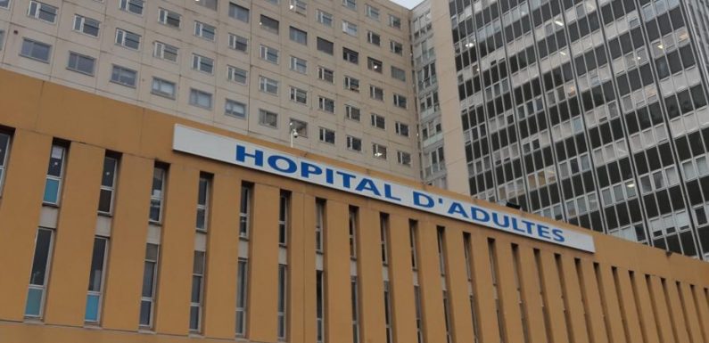 Murs délabrés, cafards, plafonds éventrés… Les patients et soignants de l’hôpital de la Timone déplorent la vétusté des bâtiments