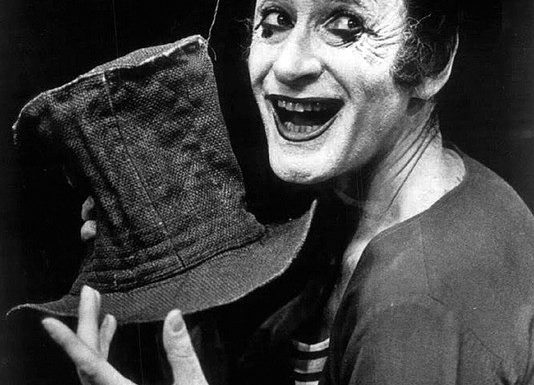Marcel Marceau, le mime qui a réussi à sauver des centaines d’enfants juifs avec le silence