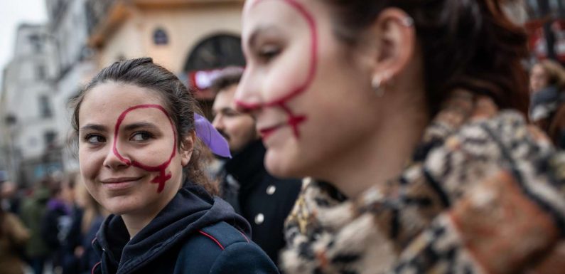 A Paris, le défilé contre les violences faites aux femmes en images