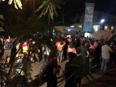 Sit-in devant l’ambassade de France à Beyrouth contre « toute ingérence étrangère »