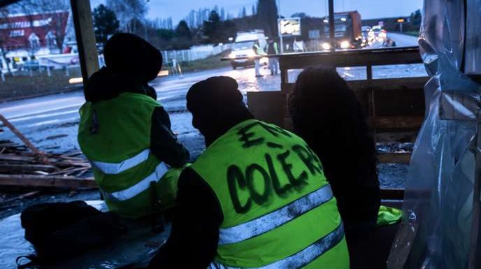« Gilets jaunes », un an après : « Les réponses policières et judiciaires ont été la cause principale de démobilisation »