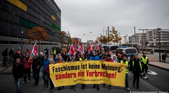 Germany: Thousands protest against neo-Nazi march on Kristallnacht anniversary