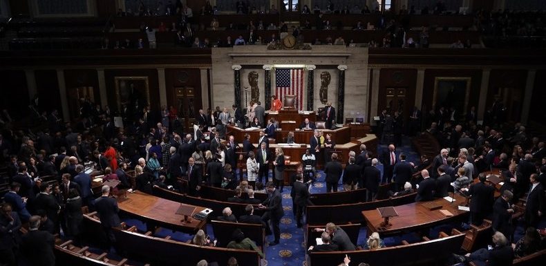 Vote de l&rsquo;ouverture de la procédure de destitution contre Donald Trump : un coup d’épée dans l’eau ?
