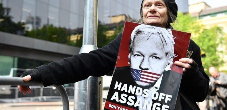 Le traitement reçu par Julian Assange met sa vie «en danger» selon un rapporteur de l’ONU