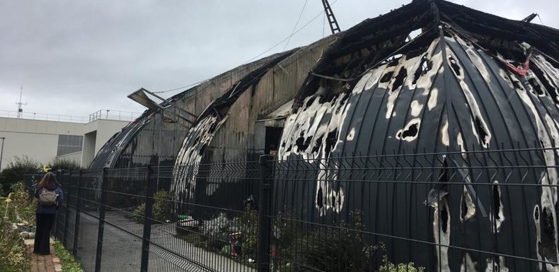 Soirée de violences urbaines dans les Yvelines, un chapiteau de cirque incendié