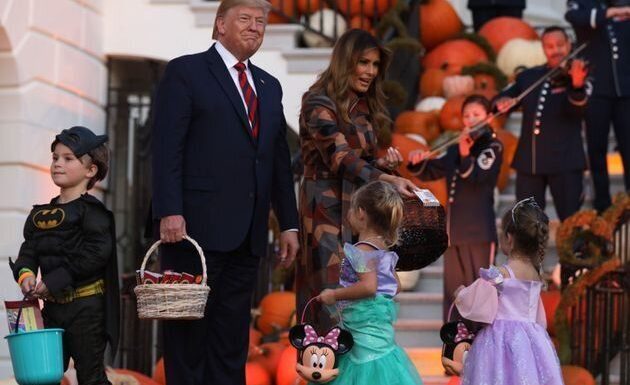 Pour Halloween, des enfants invités à « construire le mur » à la Maison Blanche