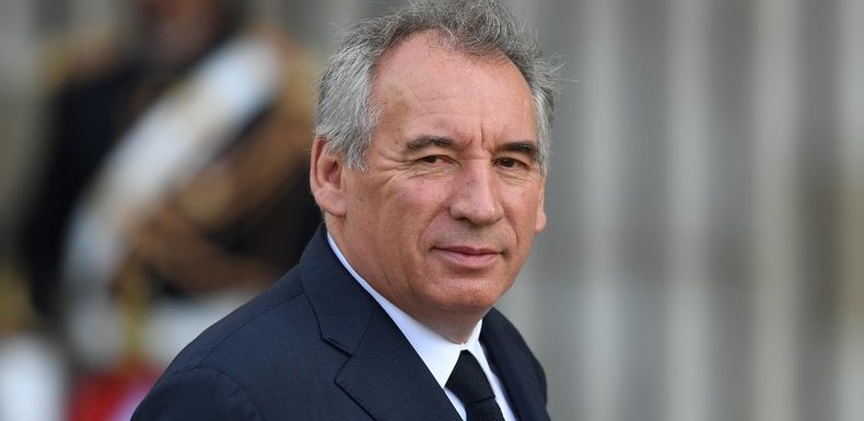Emplois présumés fictifs d’assistants parlementaires MoDem : vers une mise en examen de Bayrou ?