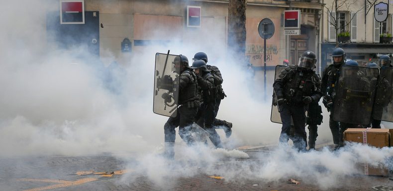 Le nombre de policiers et gendarmes blessés en mission en hausse en 2018