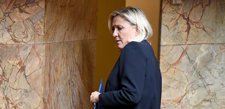 «STOP à l’islamophobie» : Marine Le Pen dénonce une manifestation «organisée par les islamistes»