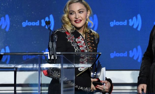Madonna répond à un fan qui l’attaque en justice à cause du retard à ses concerts