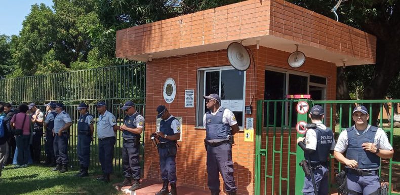 Ambassade vénézuélienne au Brésil : tensions entre partisans de Guaido et de Maduro