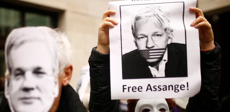 «Persécution politique» : des députés européens dénoncent à Bruxelles le traitement d’Assange