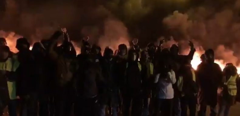 A la veille de l’anniversaire du mouvement, des Gilets jaunes bloquent un site Seveso