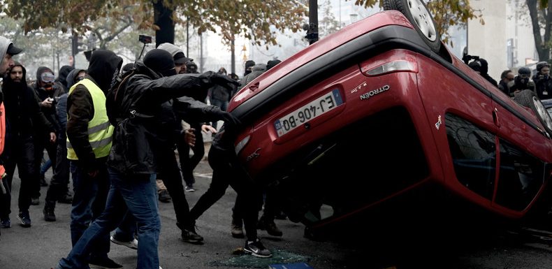 Acte 53 à Paris : flambée de violences place d’Italie, la préfecture annule une manifestation