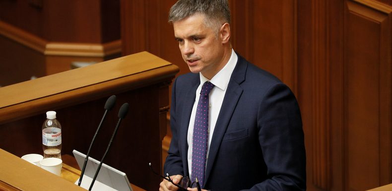 Un engagement bancal ? L’Ukraine songe à des alternatives aux accords de Minsk