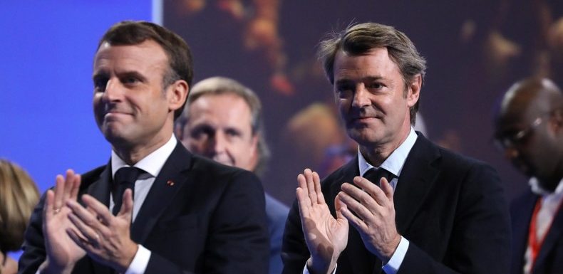 A cinq mois des municipales, Emmanuel Macron passe à l’offensive devant les maires