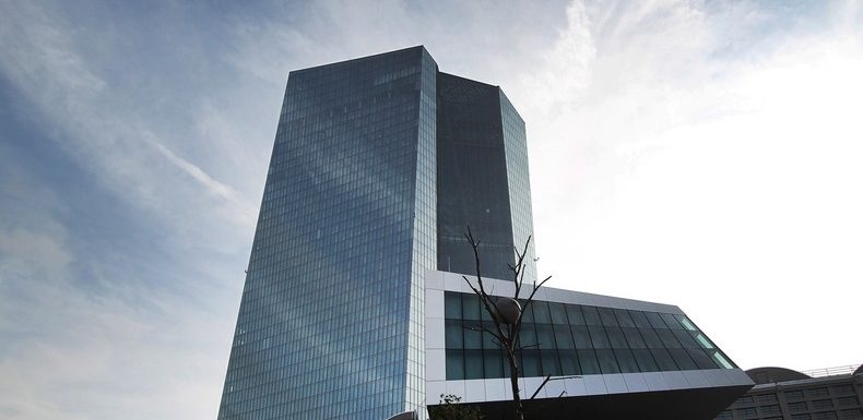 Taux négatif : une banque allemande taxe les comptes épargne dès le premier centime d’euro