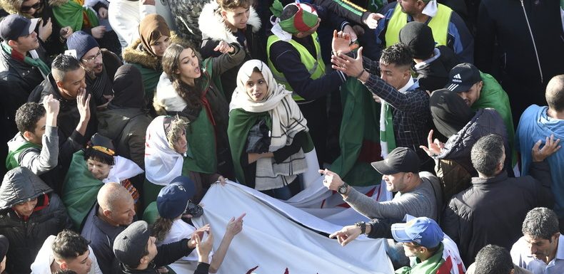 Algérie : manifestations nocturnes contre l’élection présidentielle à venir