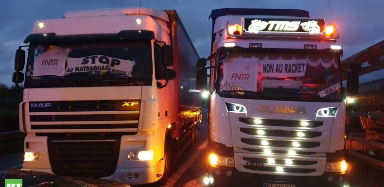 Des routiers mettent en place des barrages filtrants entre la France et la Belgique