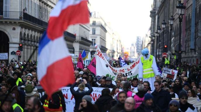 L’assemblée des « gilets jaunes » appelle à rejoindre la grève du 5 décembre