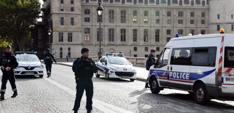 Les infos de 6h30 – Radicalisation : un employé de tribunal exfiltré à Paris