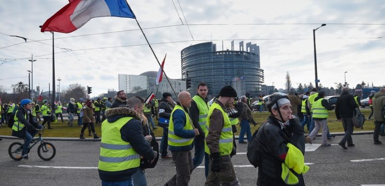 « Gilets jaunes » : un dimanche de manifestations dans le calme